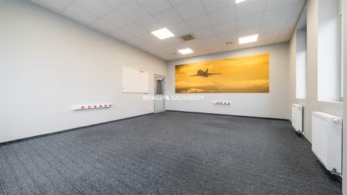 Powierzchnia biurowa z parkingiem - 400m2