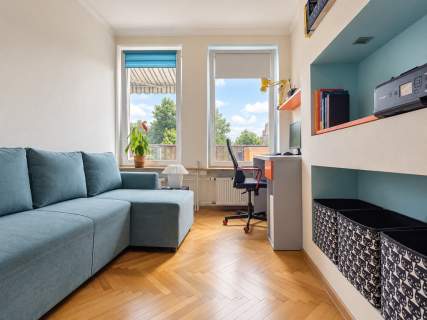 4 duże pokoje, balkon, widok, pierwsze piętro