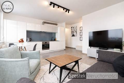 Apartament z klimatyzacją w sercu miasta /parking/