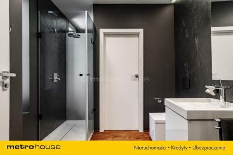 Wyjątkowy nowoczesny dom - design i natura lasu