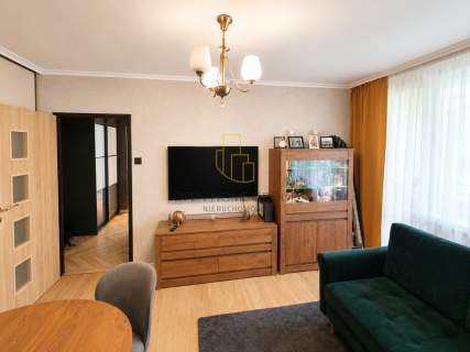 3 pokoje wysoki parter balkon piwnica