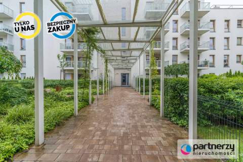 2 pok z halą garażową, gotowe do zamieszkania.