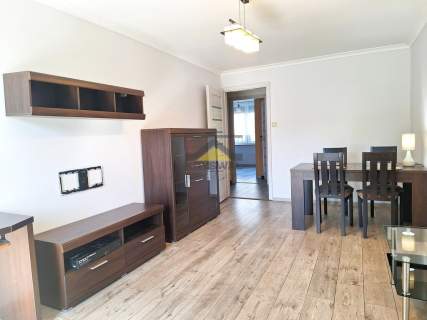 2 pokoje, osobna kuchnia, balkon, 1 pietro
