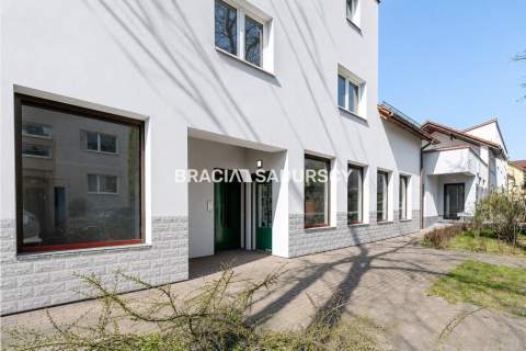 Budynek handlowo-mieszkanly Centrum Skawiny