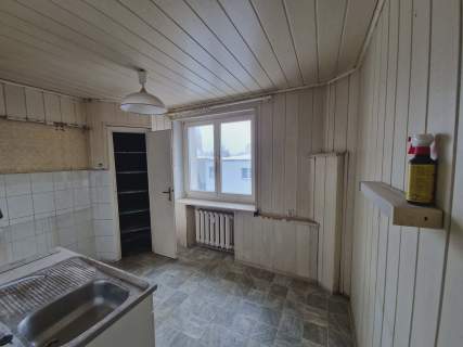 Na sprzedaż mieszkanie do remontu balkon piwnica susza