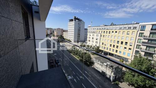 Prestiżowy lokal na Placu Kaszubskim w Śródmieściu