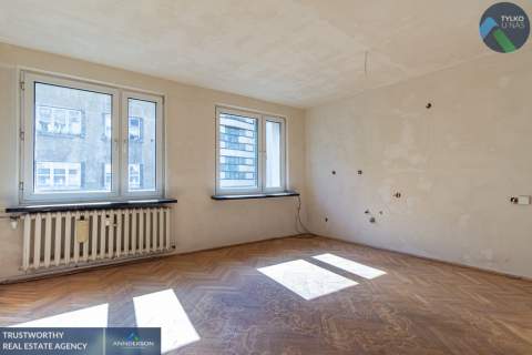 4-pokojowe mieszkanie przy Wawelu, balkon, piwnica
