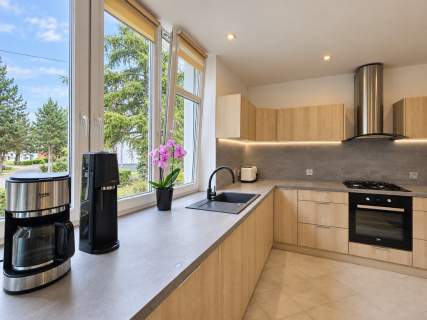 4 duże pokoje, balkon, widok, pierwsze piętro