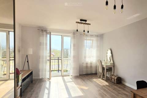 Nowe Miasto 60 m2 po remoncie, 2 piętro, cegła