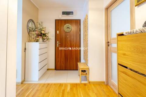 3 pokoje 1. piętro balkon ul. Przewóz