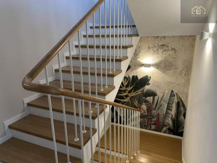 Nowoczesny dom z basenem 210 m2