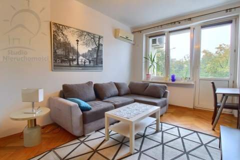 2 przestronne pokoje, balkon, I piętro