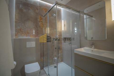 Mieszkanie 111 m , 4 pokoje, balkon, parking, rece