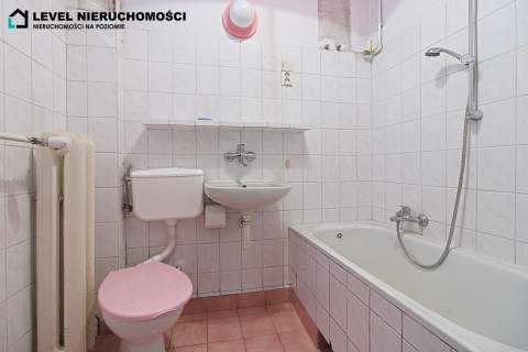 Mieszkanie z balkonem, pierwsze piętro