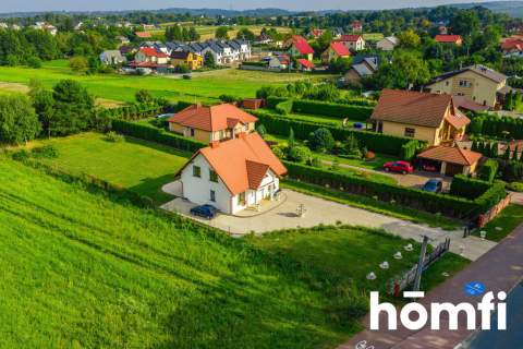 Dom na ogrodzonej widokowej 15arowej działce