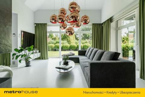 Wyjątkowy nowoczesny dom - design i natura lasu