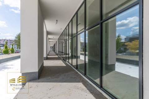 Lokal z witrynami, narożny 105m - Lublin, Węglinek
