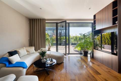 Unikalny apartament z tarasem, na zielonej wyspie