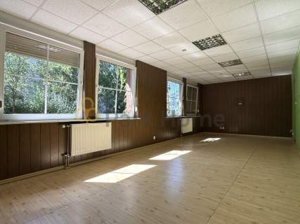 Duży lokal, centrum Leszna, miejsca postojowe