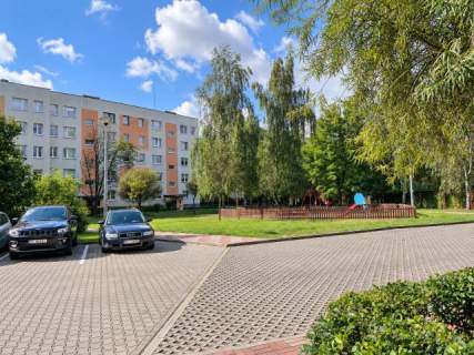 Północ 2 pokoje duży balkon do remontu