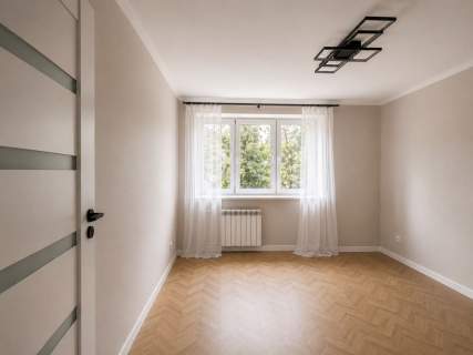3 POKOJE GENERALNY REMONT 56,5 m WINDA