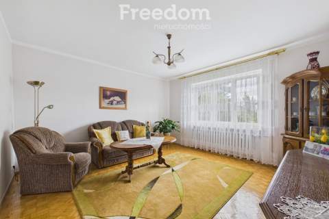 Urokliwy dom z ogrodem w świetnej lokalizacji