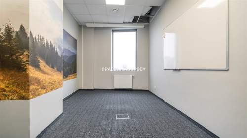 Powierzchnia biurowa z parkingiem - 400m2