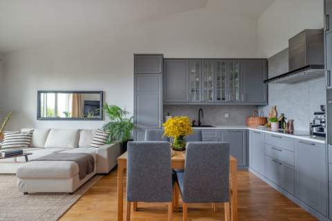 KOMINEK 3,8M SUFIT OTOCZENIE ZIELENI
