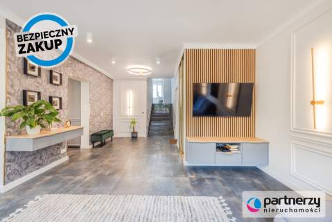 Stylowy Apartament z Ogrodem, Balkonem i Garażem