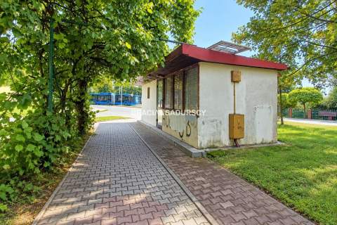 WOLNOSTOJĄCY KIOSK HANDLOWY PET FIEGO NOWA HUT