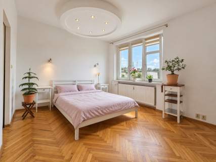 4 duże pokoje, balkon, widok, pierwsze piętro