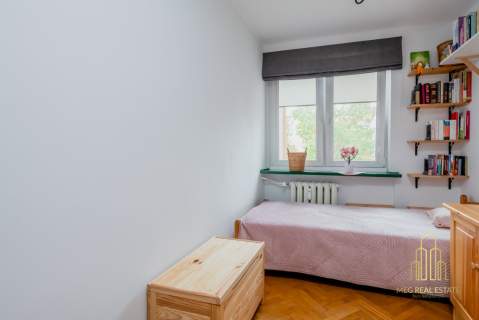 Trzy pokoje ul.Ciepła 2 piętro balkon parking