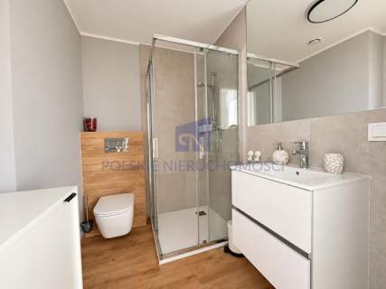 Studio z balkonem 2750 zł ze wszystkimi opłatami.