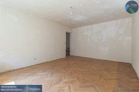 4-pokojowe mieszkanie przy Wawelu, balkon, piwnica