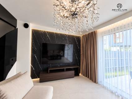 76,6 m 4 POKOJE OGRÓDEK 30 m 2 ŁAZIENKI
