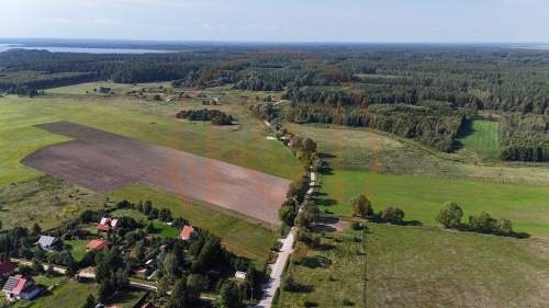 Działka zamieszkaj nieopodal Jeziora Roś 