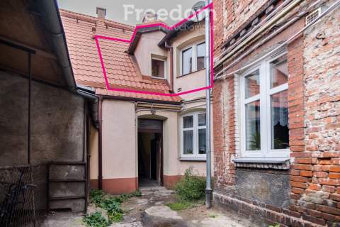 Mieszkanie na pierwszym piętrze w kamienicy
