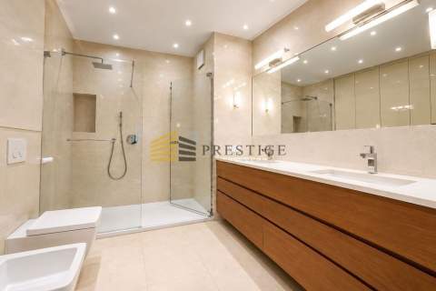 Klimatyzowany apartament z widokiem na park Patria