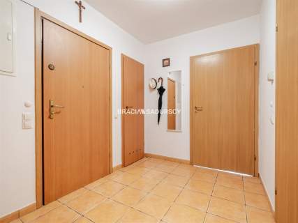 3 pokoje z ogrodem 130 m i kominkiem