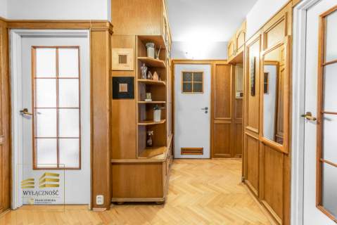 3 pokoje, balkon, piwnica
