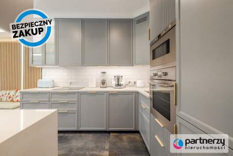 Stylowy Apartament z Ogrodem, Balkonem i Garażem