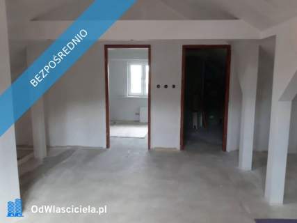 Zadbany dom w małej, cichej wiosce