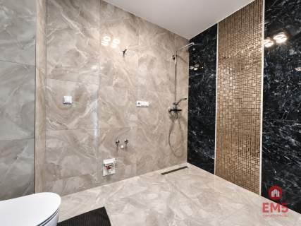 Mieszkanie 80 m 4 pokoje Duży balkon