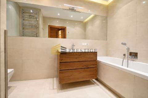 Klimatyzowany apartament z widokiem na park Patria