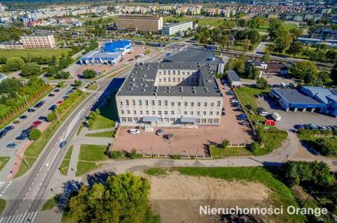 Na sprzedaż budynek biurowy przy DK8