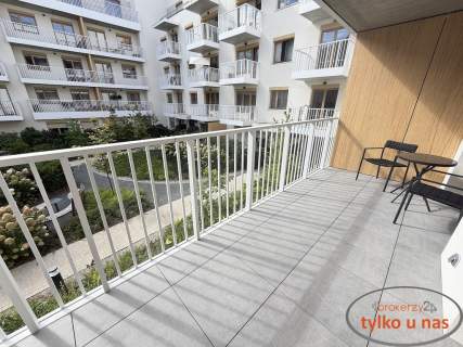 EXTRA NOWIUTKI APARTAMENT - ŁAZARZ KAWALERYJSKA 4