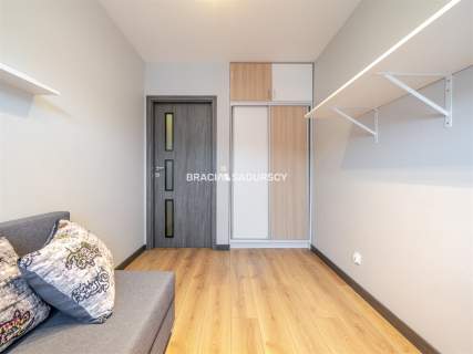 Nowoczesny 3-pokojowy apartament z balkonem.