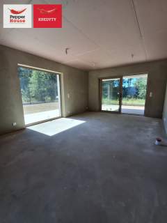 Dom parterowy garaż na dwa samochody strych 30m2