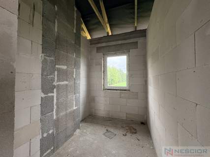 Dom do sprzedania, Stan surowy zamknięty