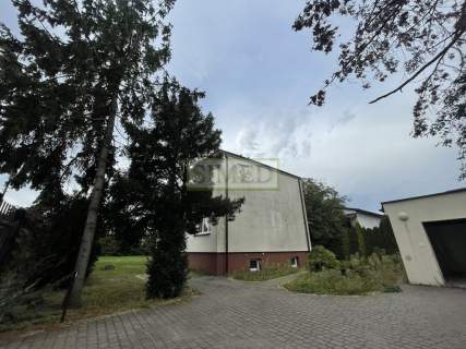 Dom,osobny garaż,duza działka,Centrum Łomianek